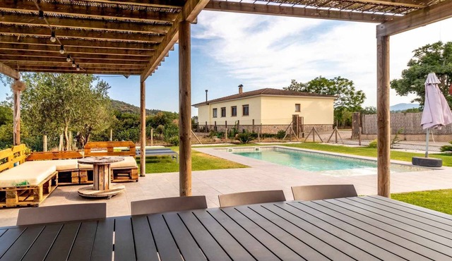 Can Pons De Dalt - House in the country with pool in Brunyola
