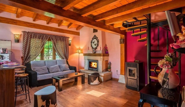 Casa Eva with Mountain Views, Private Garden, and Wi-Fi in Hermandad De Campoo De Suso