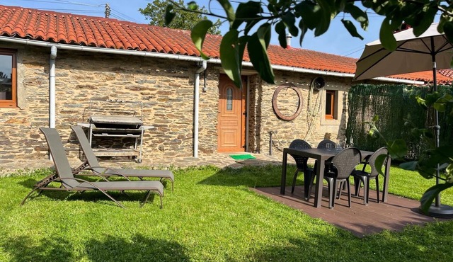 Casa con Jardín Cerrado, Entre Santiago de Compostela y Coruña in Ordes