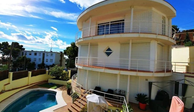 Casa con vistas al mar in Castelldefels