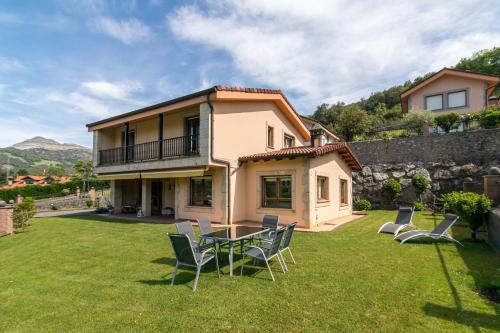 Casa Elena (Chalet individual en Valle de Ruesga) in Valle