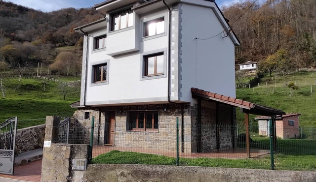 Casa Fuente la Calera in Perabeles