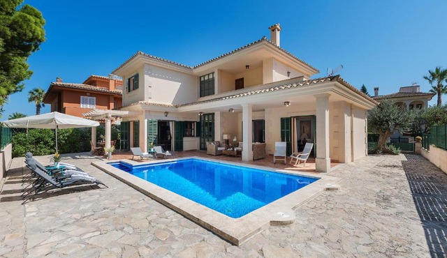 Casa Martina - Private Pool & 150m from the Beach in Can Picafort