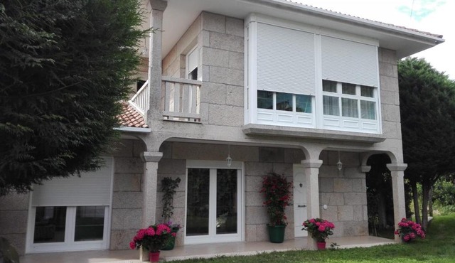 Casa O Peñón in Meaño