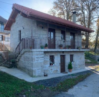 CASA TIO HERMINIO in O Irixo