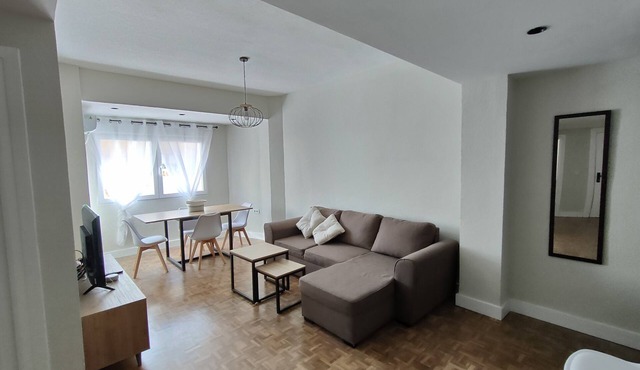 Central smart family apartment in Granada