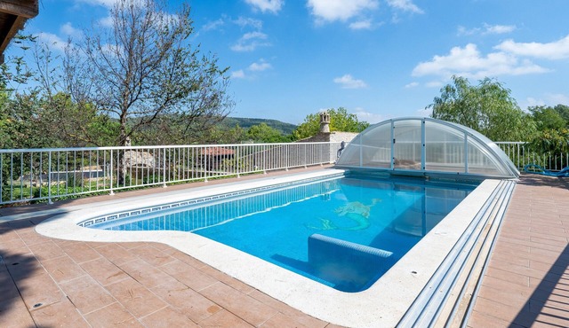 Chalet "Can Tronc" with Mountain View, Shared Pool & Wi-Fi in Querol