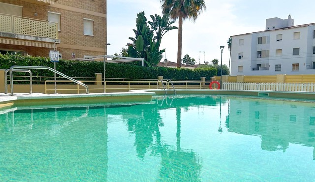 Charming Apartment w/Pool and Parking Hostem in Cunit