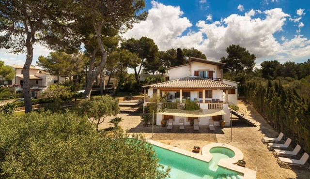 Charming family villa by the sea of Son Veri in El Arenal