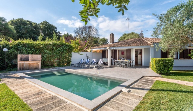 Charming Holiday Home "Casa Pequeña Crestatx" with Wi-Fi, Garden, Terraces & Pool in CRESTATX