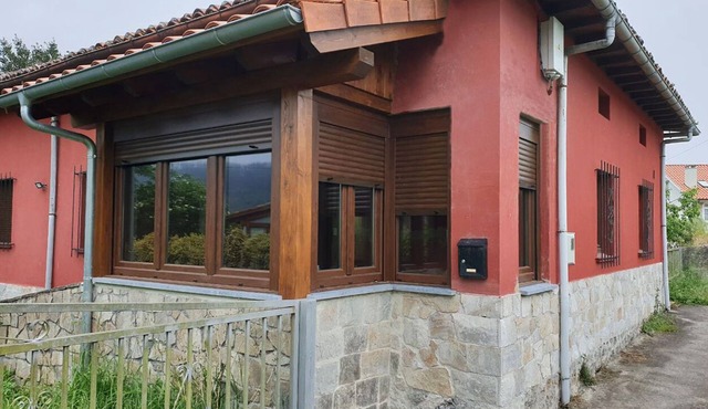 Charming newly renovated country house with ample land for exclusive use in Cangas de Onís