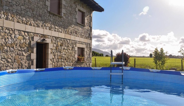 Charming rustic house, cozy and large in Pontones