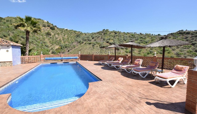 Charming villa with pool close to Arenas in Arenas