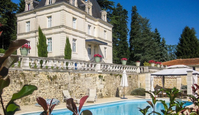 Chateau Du Mas - Five Bedroom Castle, Sleeps 10 in Dignac