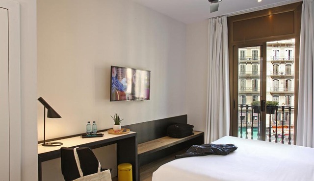 chic&basic Lemon Boutique Hotel in Barcelona