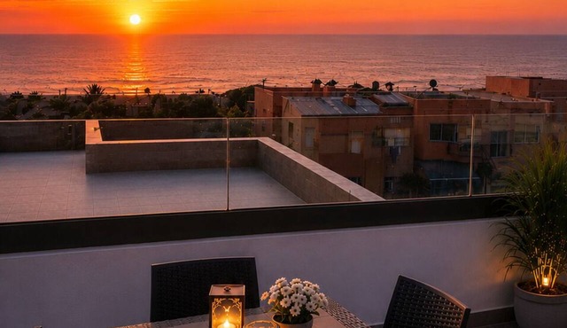 Chic Boho Paradise w/Parking, Rooftop & Workspace