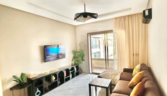 Chic, secure apartment, swimming pool and close to the sea