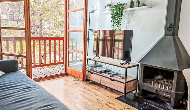Chimenea y modernidad-Dellui 3 by Interhome in Taüll