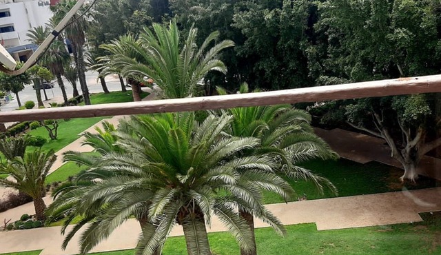 City Center 10-Min Walk to the Beach