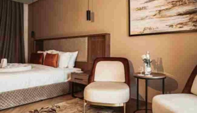 City Hotel by Waves