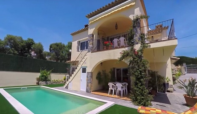 Club Villamar - Cozy villa with saltwater pool and panoramic views in Calonge