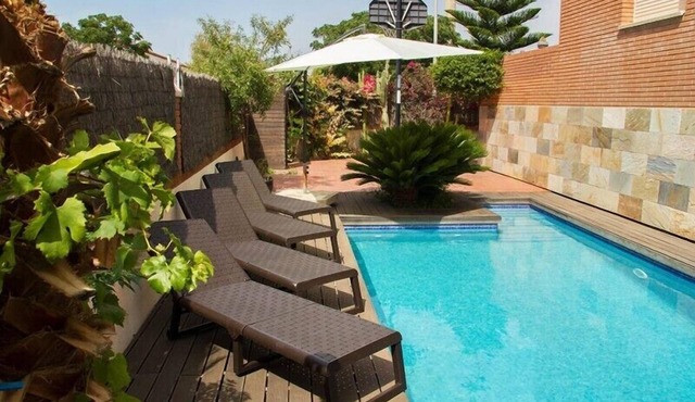 Club Villamar - Nice and cozy villa located at walking distance from the beach and all amenities,... in Cubelles