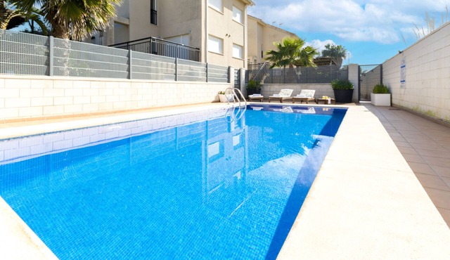 COLL GROC - Nice villa with shared swimming pool in Grau i Platja in Gandia