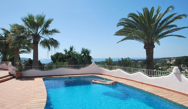 Comfortable holiday villa with fantastic sea-view and private pool in Teulada
