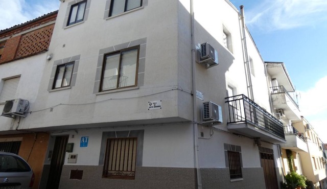 COMPLETE DAYMA APARTMENTS in Jarandilla de la Vera