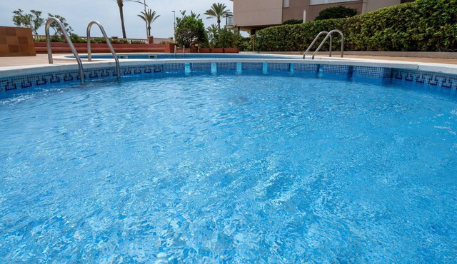 Cosy apartment for 6 guests with WIFI, pool, TV and balcony in Cunit