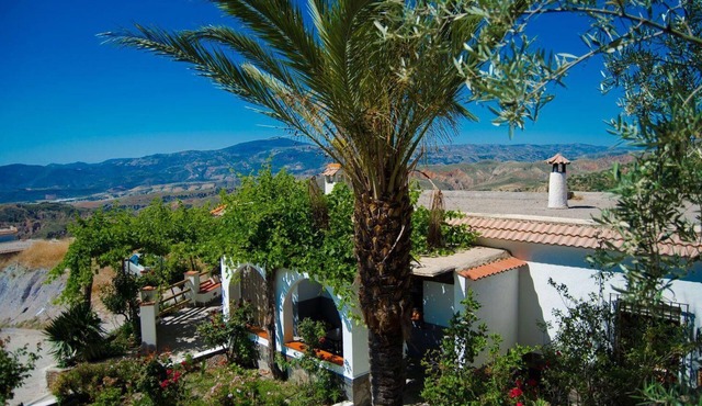 Cosy house in complex with swimming pool in Válor in Valor