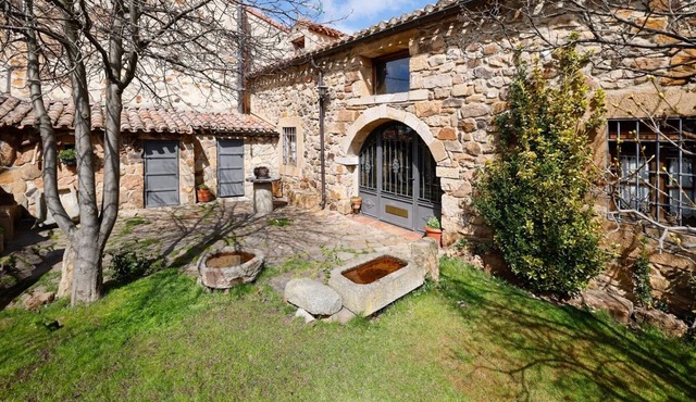 Country House 'El Molino Del Pepe' with Private Terrace, Private Garden and Wi-Fi in Almajano