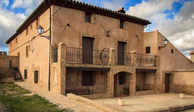 Country House 'Masia Los Camineros' with Mountain View, Private Terrace and Private Garden in Cella