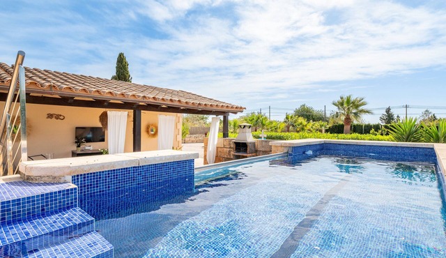 Country House 'Sun Club Home' with Mountain View, Wi-Fi and Air Conditioning in Llucmajor