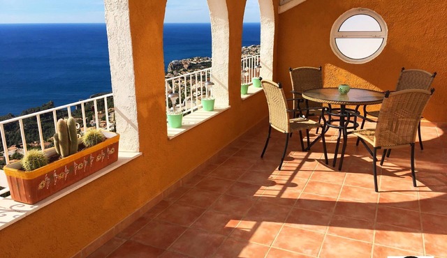Cozy apartment with breathtaking sea views (Free Wi-Fi, 2 Infinity Pools) in Benitachell