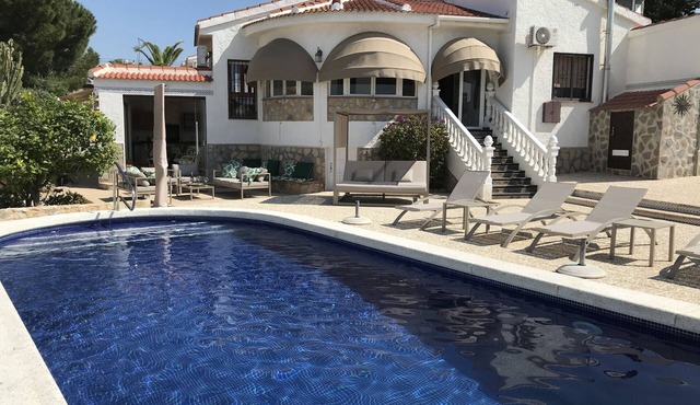Cozy luxury villa and private pool and countless relaxing places to enjoy sun in Ciudad Quesada