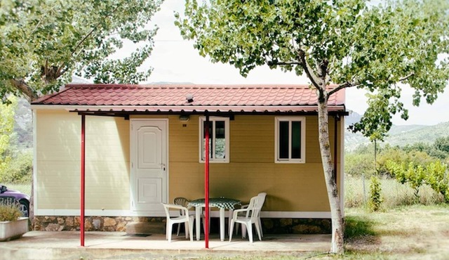 Cozy Rustic Bungalow with Pool in La Puebla de Roda