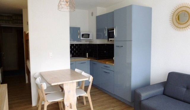 Cozy Studio for 4 with Balcony, Ski-In/Ski-Out Access, Free Parking, and Ski Locker in Arette