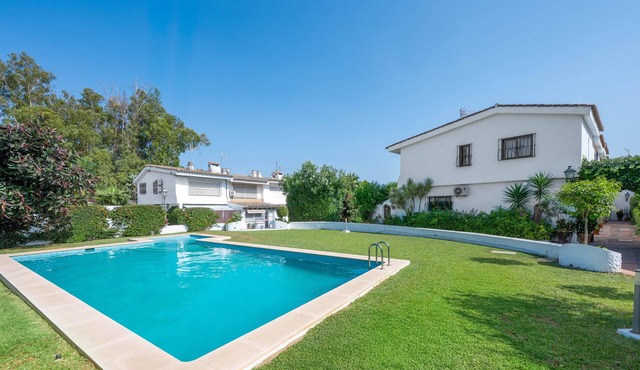 Cozy Townhouse Near the Beach in Saladillo Benamara