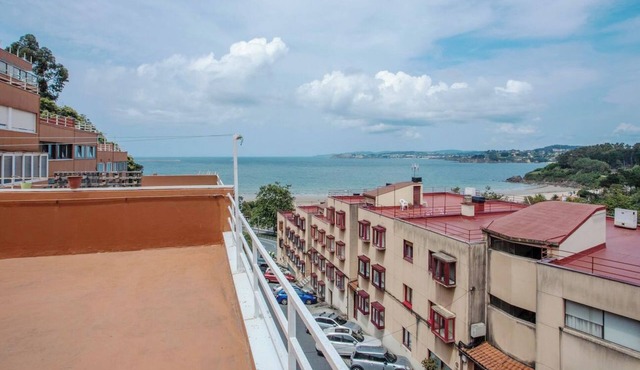 Dúplex Espacioso Para 8 Personas + Bebé en Playa de Bastiagueiro, A Coruña in Perillo