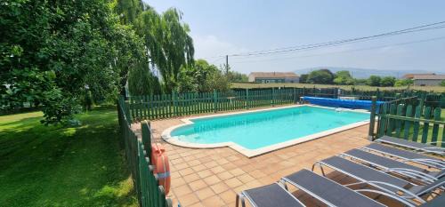 Dalias - Con Piscina, Parque Infantil, Juegos, 6 hab, 3 baños - VV-256-AS in Argüero