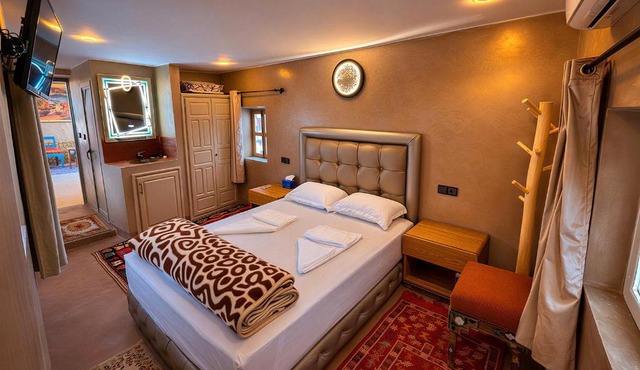 Dar Gourdia Lodge - Authentic Stay in Skoura