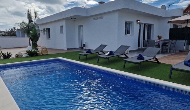 "Del Perro"@MARISOL: 300m to the beach, private pool, A/C, WiFi, dog beach in Riumar
