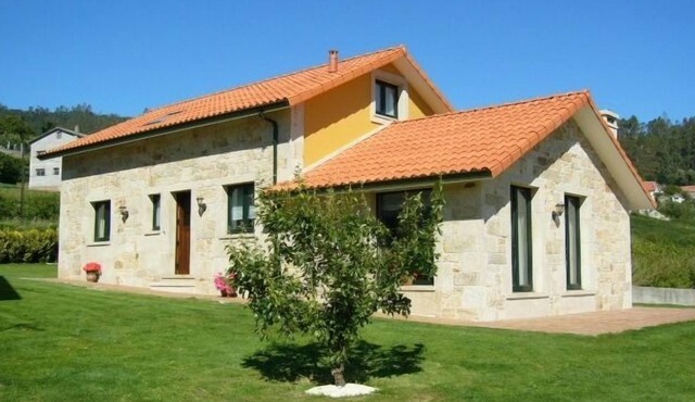 Detached house for 8 or 10 people. (Cuncheiro Houses) in Cabana de Bergantiños