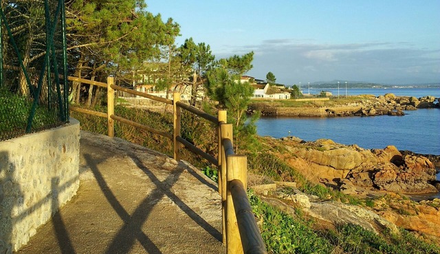 Discover and enjoy with the family. Sea - mountains and gastronomy in RIBEIRA