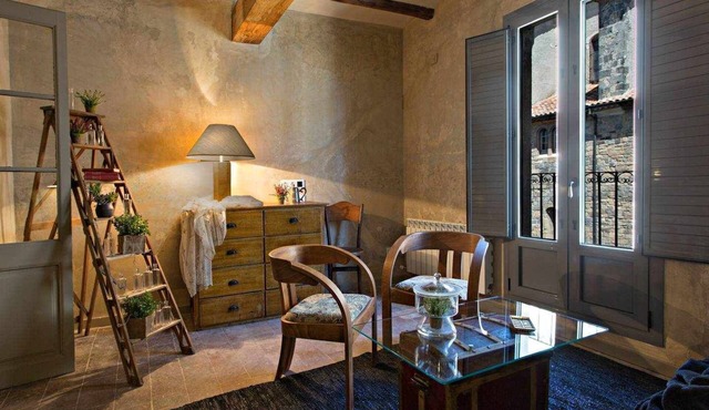 El Campaner, apartment with indoor pool access in Olot