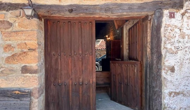 El Refugio de Molinos de Razón. in Molinos de Razón