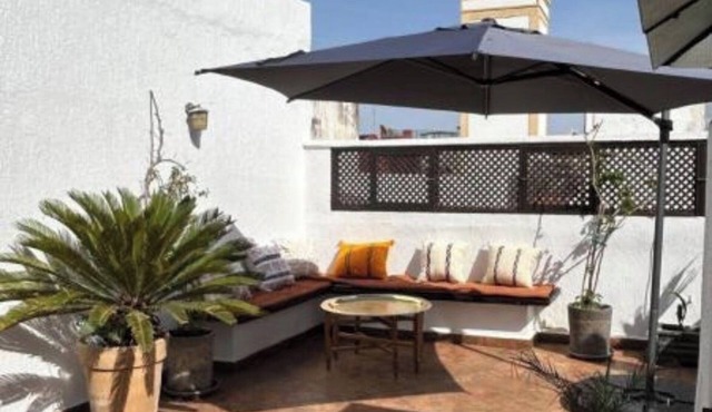 Entire apartment, in the medina, rooftop, 7-minute walk from the Oudayas and the beaches.