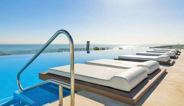 Amazing Beachfront 2 Bedroom Luxury Apartment in Los Arenales del Sol (Costa Blanca)