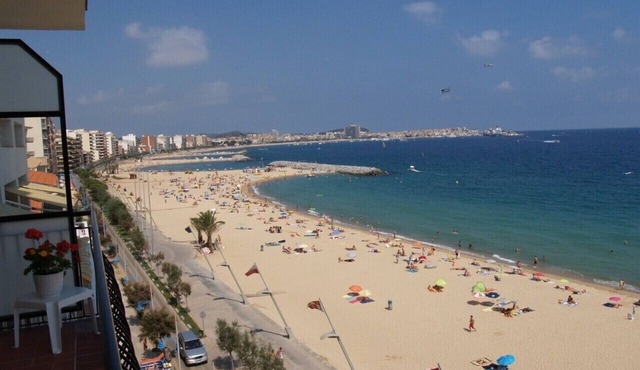 Exceptional location, 1st line of the sea, 86m2 apartment with terrace in Sant Antoni de Calonge